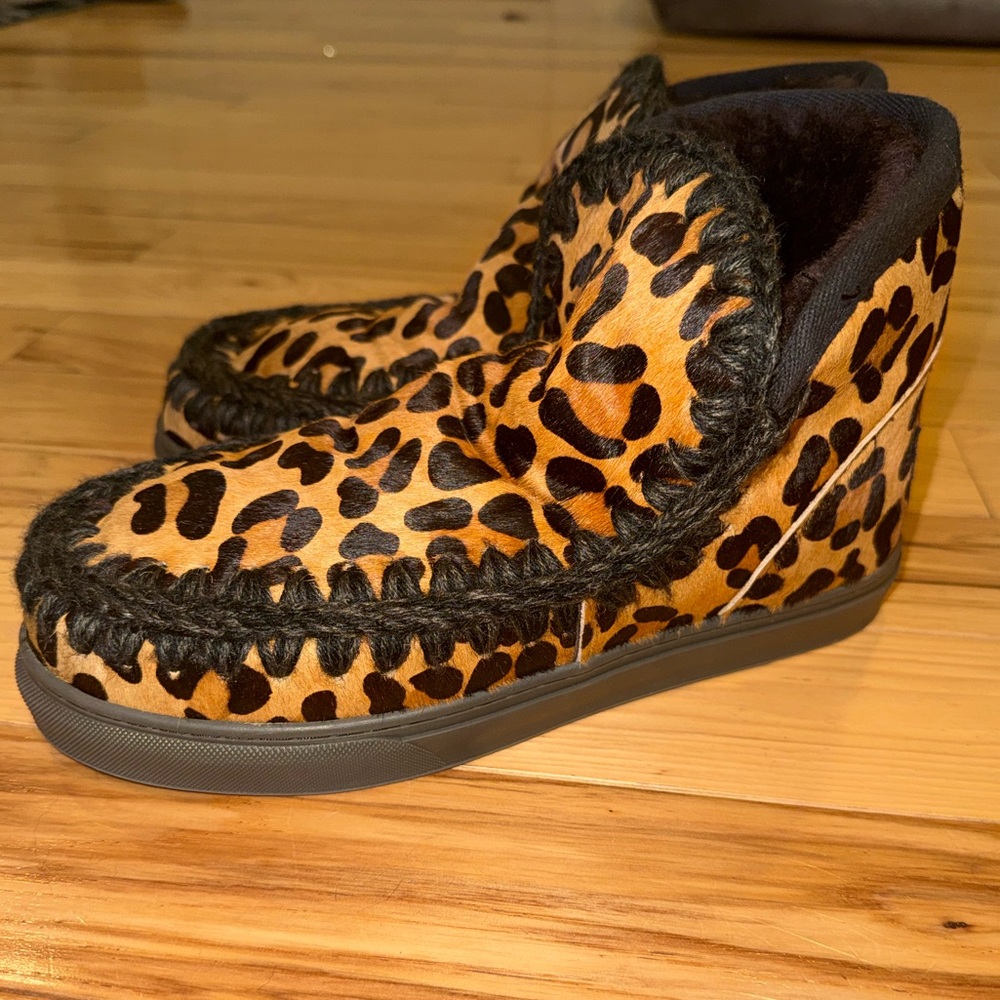 MOU Leopard Print boots